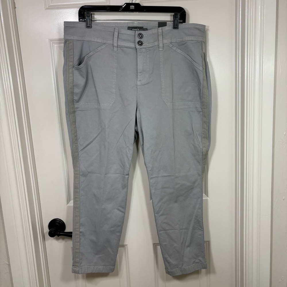 NWT Torrid Crop Aviator Skinny Stretch Twill Mid-Rise Pants Women’s 18 Gray